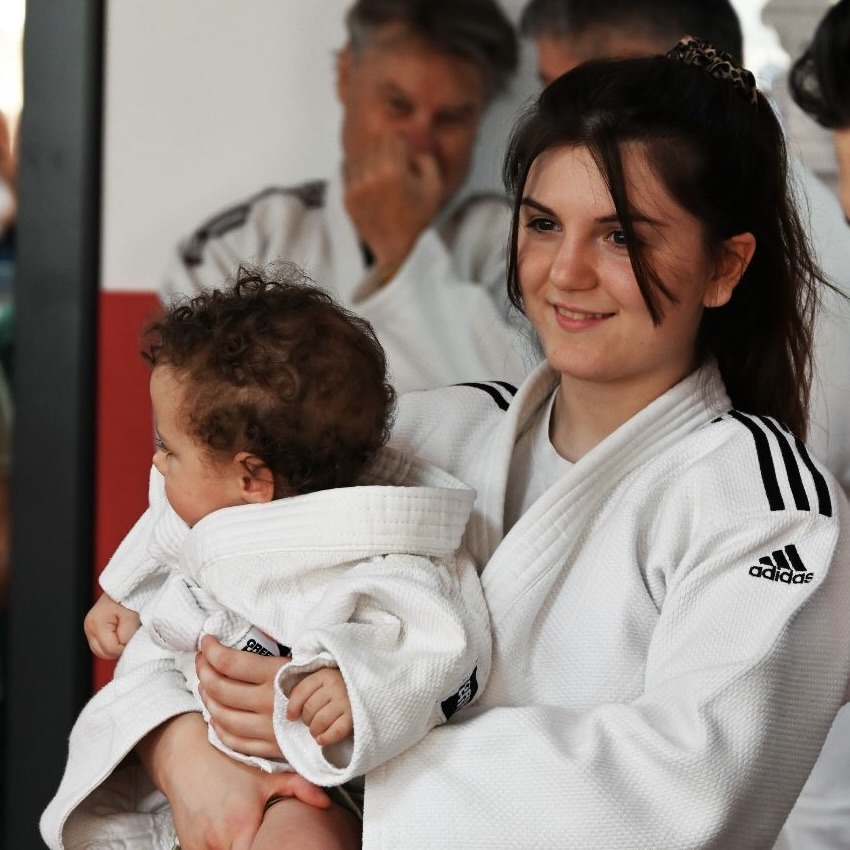 Aiutante gioca judo Sara Nicoletti